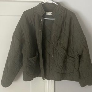 Size medium olive green, quilted jacket. Barely worn from Z Supply